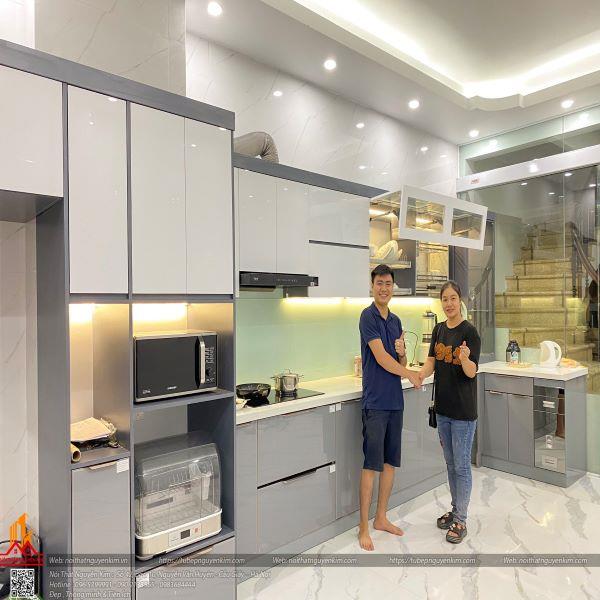 Tủ bếp inox cánh kính cường lực là gì? Giá xưởng tại Nội thất Nguyễn Kim