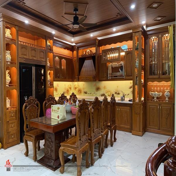 Tủ bếp gỗ gõ đỏ phong cách tân cổ điển chữ L nhà chú Minh, Hải Phòng