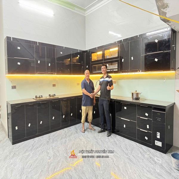 Công trình thi công tủ bếp inox cánh kính cường lực nhà anh Hùng, Yên Mỹ, Hưng Yên