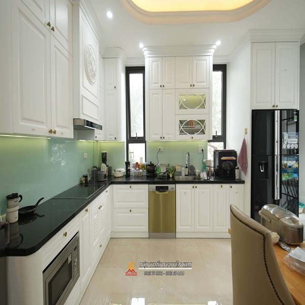Bàn giao tủ bếp tân cổ chữ L sơn inchem nhà cô Lan, Thanh Trì