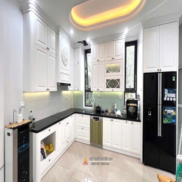 Bàn giao tủ bếp sơn inchem phong cách tân cổ diển nhà cô Lan